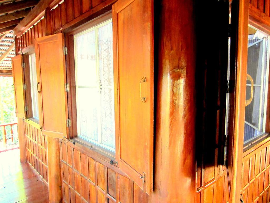 Golden Teak Homestay Mae Rim Ngoại thất bức ảnh
