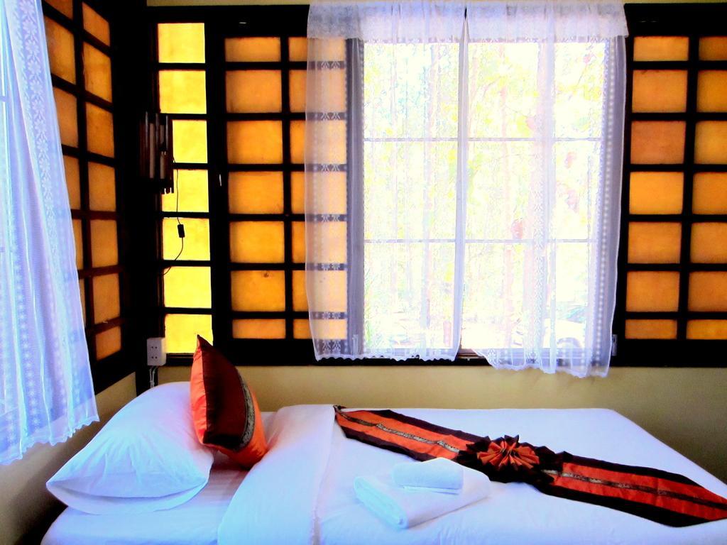 Golden Teak Homestay Mae Rim Ngoại thất bức ảnh