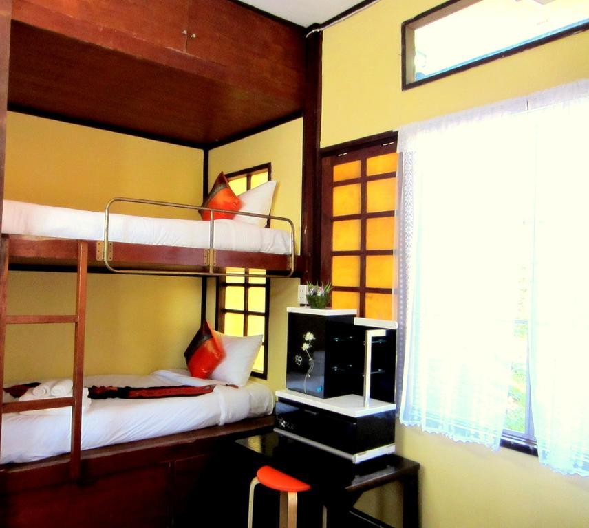 Golden Teak Homestay Mae Rim Ngoại thất bức ảnh