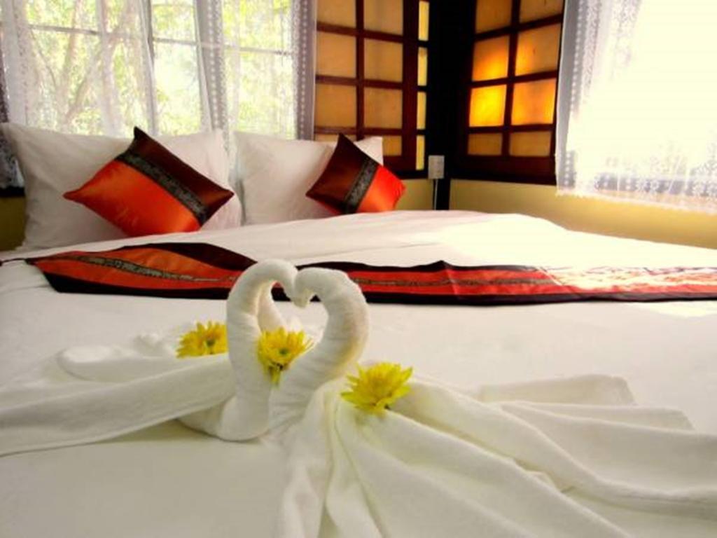 Golden Teak Homestay Mae Rim Ngoại thất bức ảnh