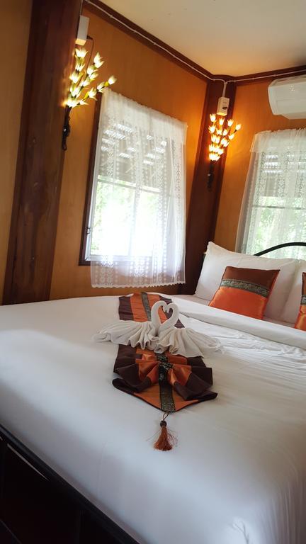 Golden Teak Homestay Mae Rim Ngoại thất bức ảnh