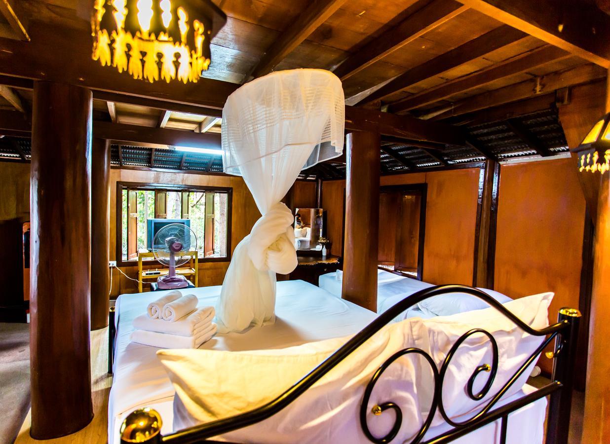 Golden Teak Homestay Mae Rim Ngoại thất bức ảnh
