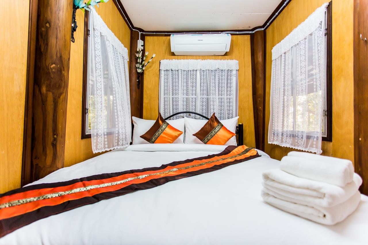 Golden Teak Homestay Mae Rim Ngoại thất bức ảnh