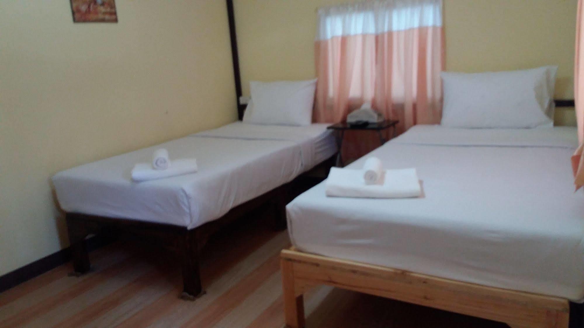 Golden Teak Homestay Mae Rim Ngoại thất bức ảnh